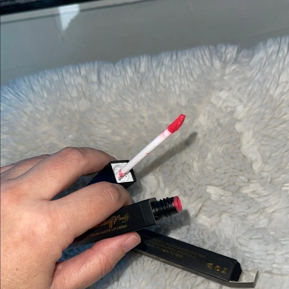 Vivid Pink Liquid Lipstick